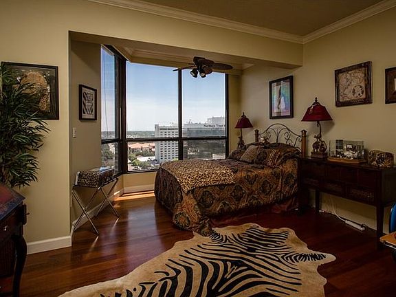 5th image of 1 Beach Dr SE Unit 1408