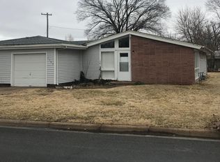 1105 Crescent Dr, Salina, KS 67401