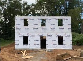 2352 Locust Grove Cir NE, Roanoke, VA 24012