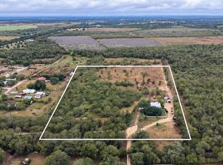 115 NW 5th St, Waelder, TX 78959