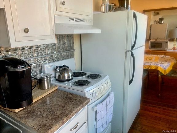 5th image of 118A Main St #3