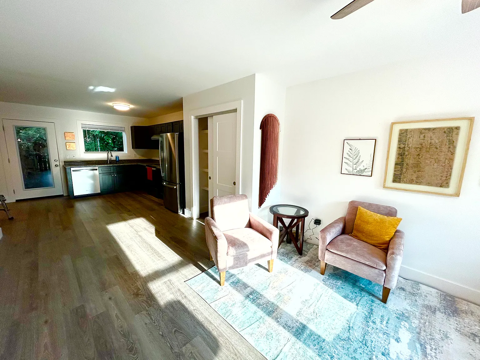2 bed, 2.5 bath, 1040 sqft, $2,350 — Photo 3