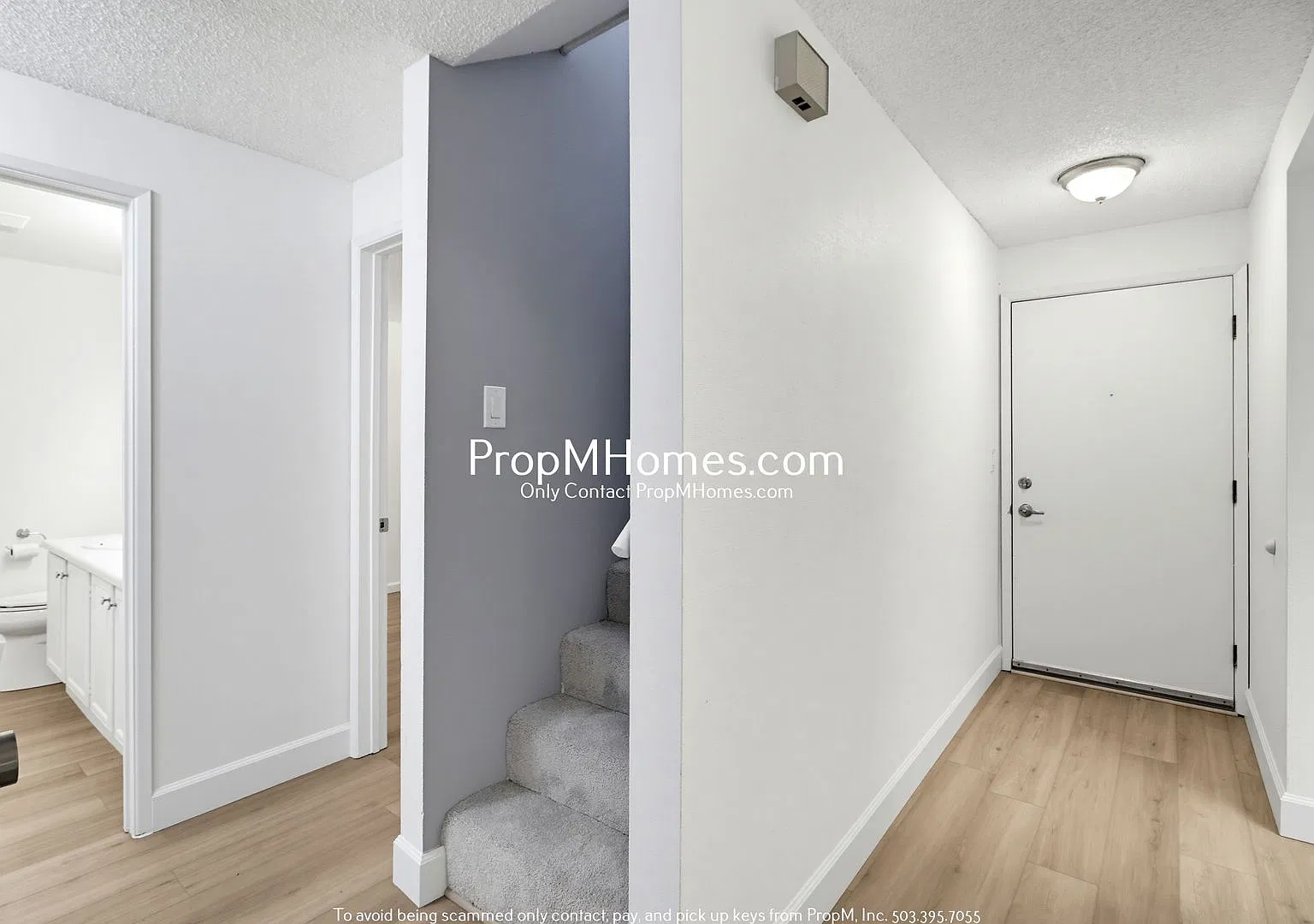Three Bedroom Condo in Beaverton + Private Outdoor Deck! — Photo 3