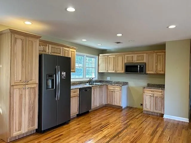 207 Cherry Hill Dr — Photo 4