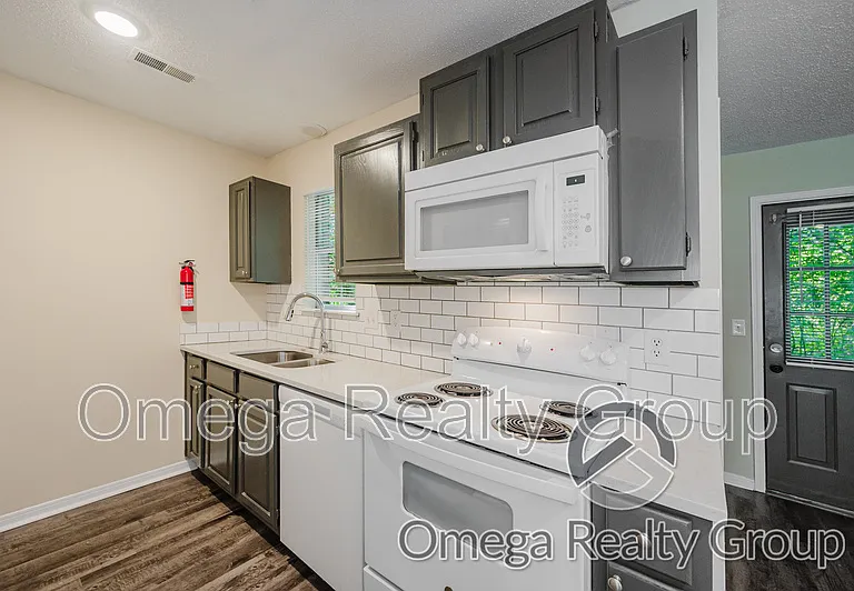 40 Ratliff St #13 — Photo 10