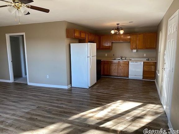 5th image of 19 Leisure Valley Dr