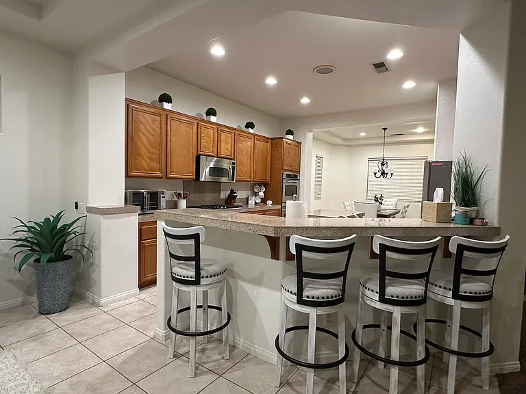 Breakfast bar