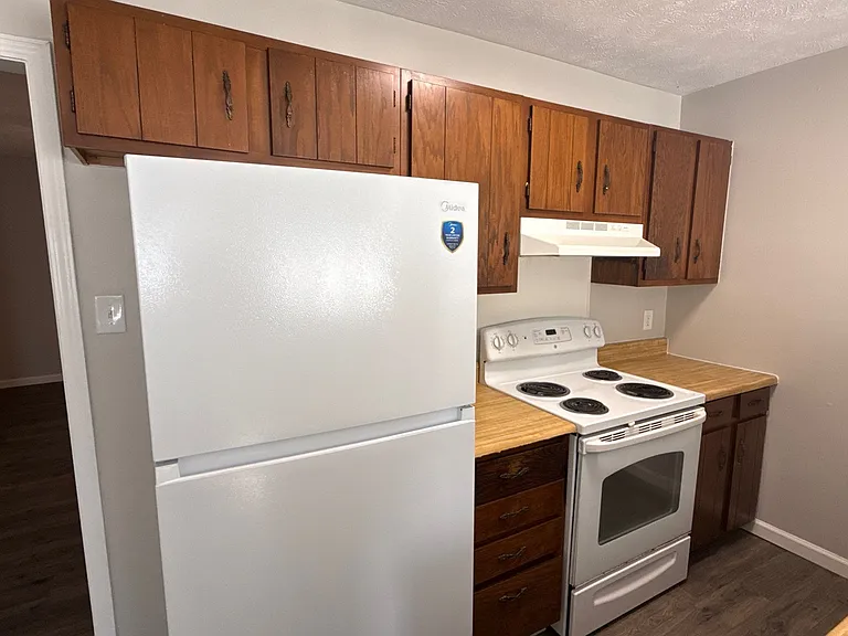 103 Skyhaven Dr #R — Photo 2