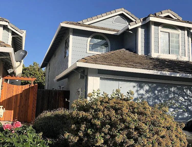 348 Gull Pl — Photo 1