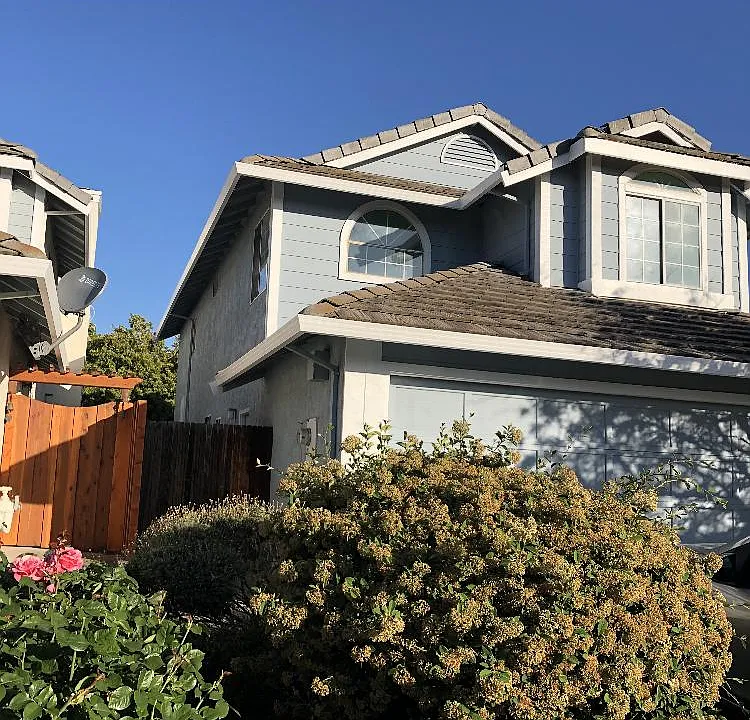 348 Gull Pl