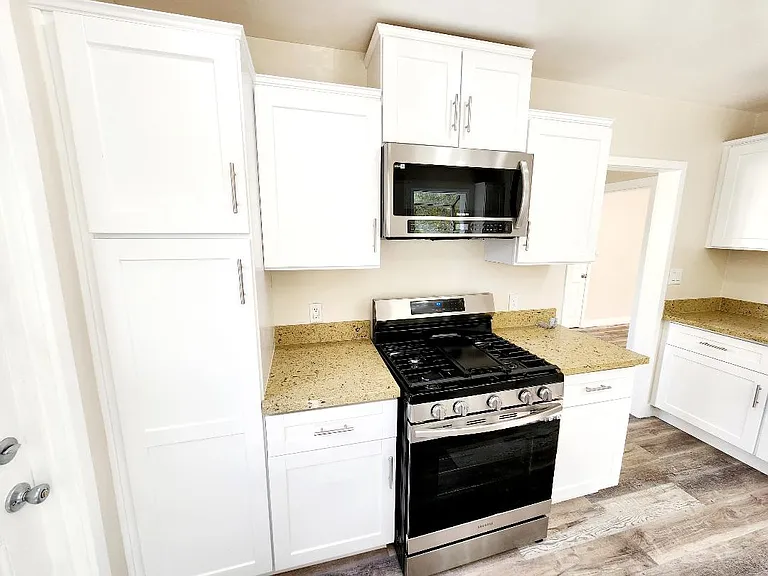 2945 Oakhurst Ave — Photo 9