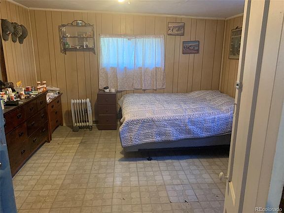 2nd image of 410 Baker St
