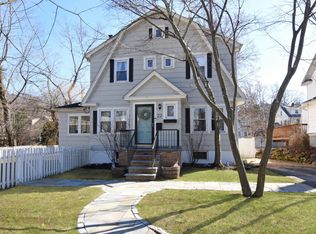 22 Hickory St, Hartsdale, NY 10530