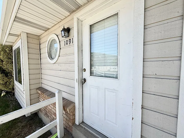 1091 & 1099 W Shepard Ln — Photo 4