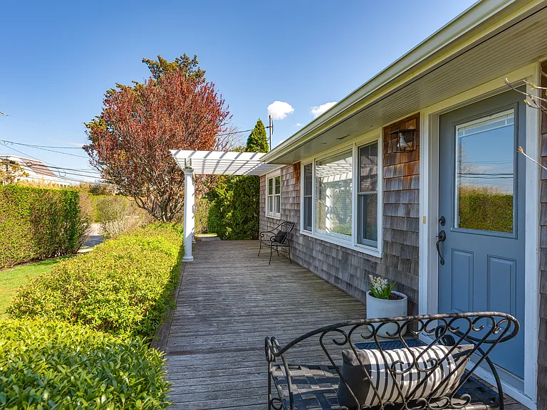 16 Harbor Dr — Photo 18