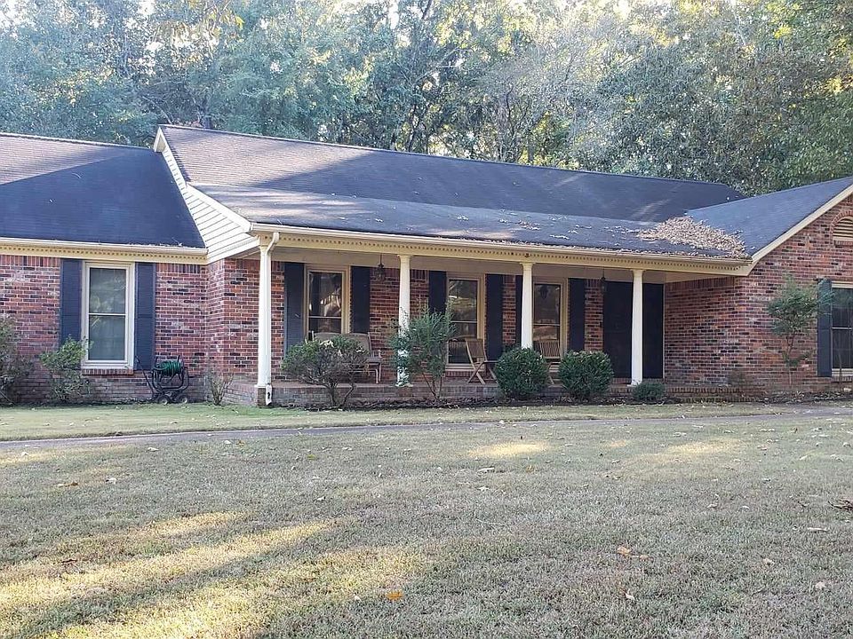 1st image of 129 Rolling Oaks Dr
