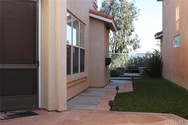 2nd image of 1566 Hastings Way