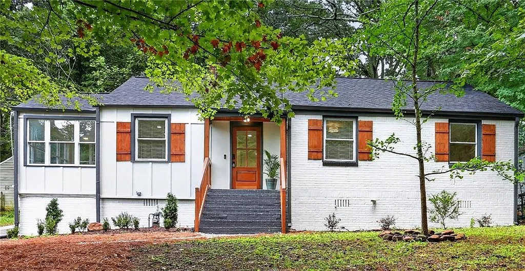3 bed, 2.0 bath, 2088 sqft, $3,500 — Photo 2