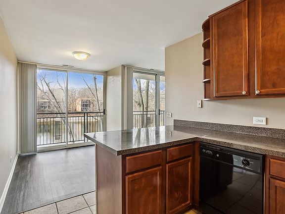 5th image of 6018 E Lake Dr APT 2D