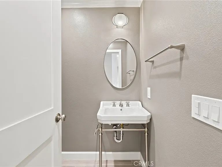 2396 Sunningdale Dr — Photo 10