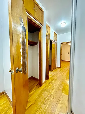 Rented by HOLTON REAL ESTATE INC. | media 29