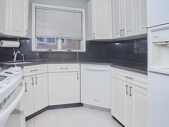 5th image of 77 72nd St #1