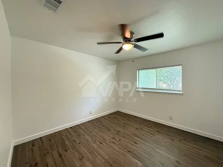 4847 Featherock — Photo 10