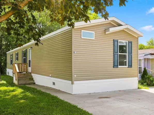 3701 2nd St #B12, Coralville, IA 52241