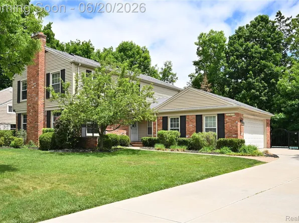 31310 Foxboro Way, Beverly Hills, MI 48025