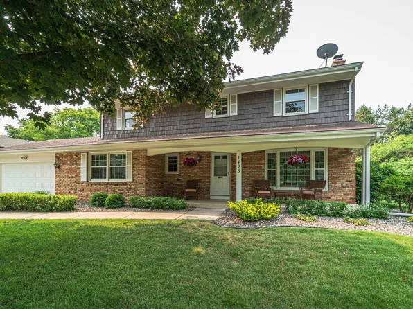 1498 Red Cedar Rd, Eagan, MN 55121