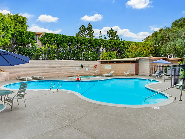 7858 Cowles Mountain Ct #D27 — Photo 29
