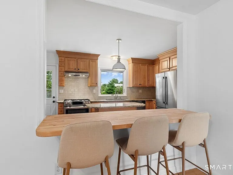 34 Davenport Dr — Photo 5