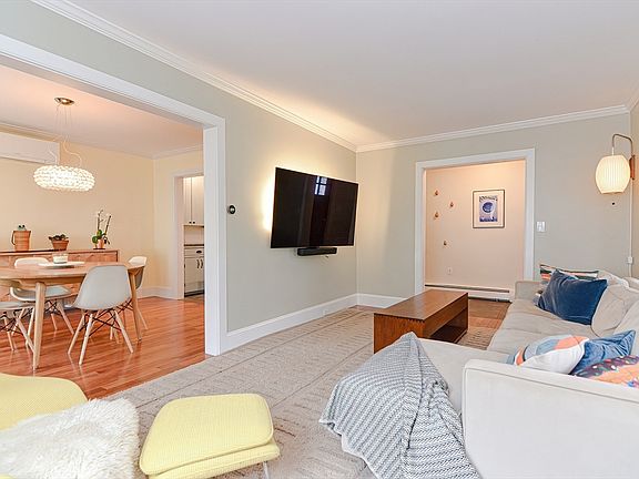 3rd image of 8 Damien Rd