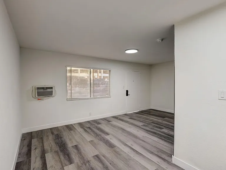 1922 Fairfield Ave #101 — Photo 6