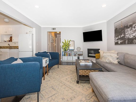 3rd image of 328 E Palmdale Ave #4