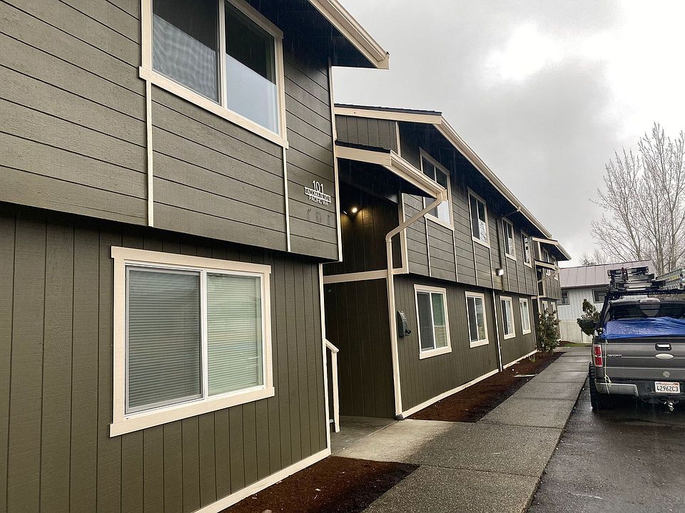 1st image of 101 Tacoma Blvd N Unit 4
