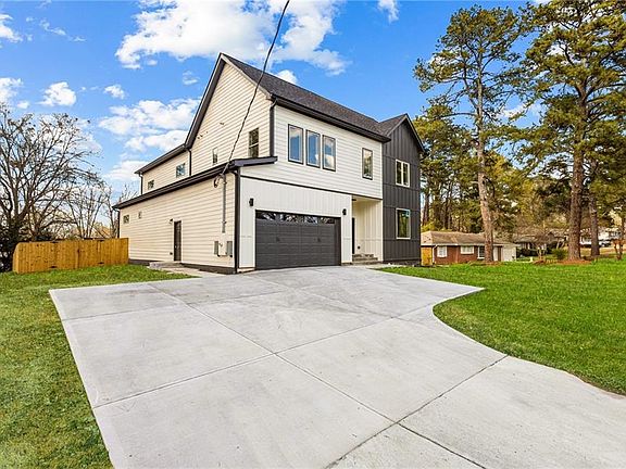 2nd image of 2047 Drew Valley Rd NE