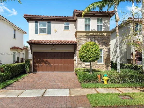 5305 Falcon Trl, Davie, FL 33314