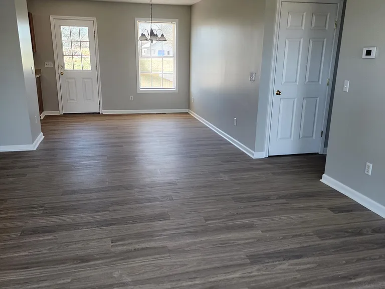 143 W Gate Dr — Photo 3
