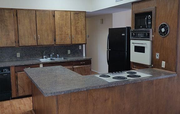 3rd image of 704 Upas Ave