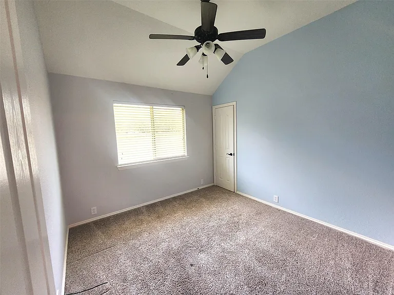 2200 Shannon Dr — Photo 15