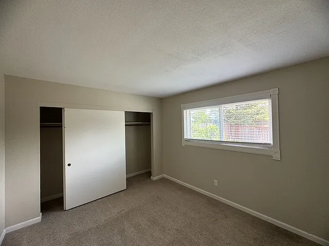 1448 Pleasant St — Photo 15