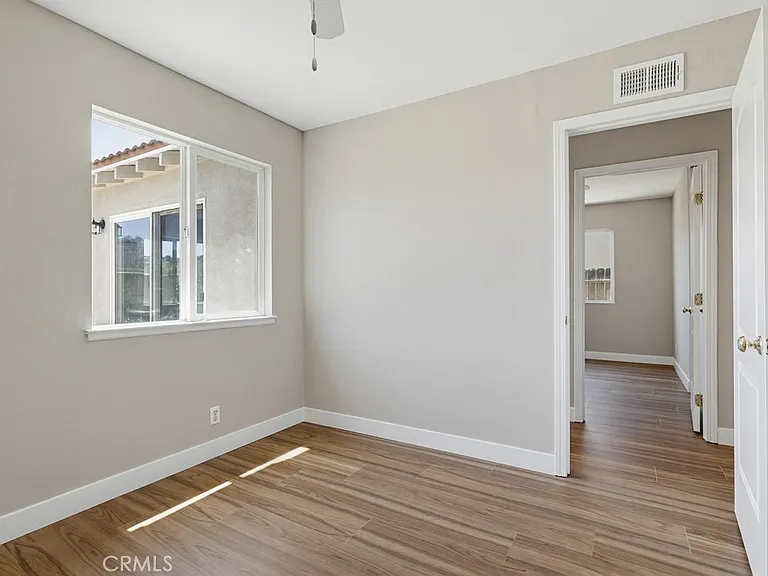 243 N Pageant St — Photo 39