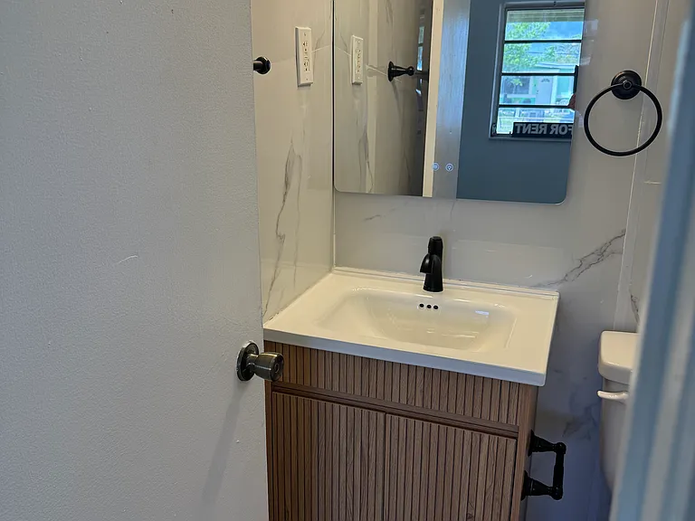 2620 SW 53rd Ave — Photo 6