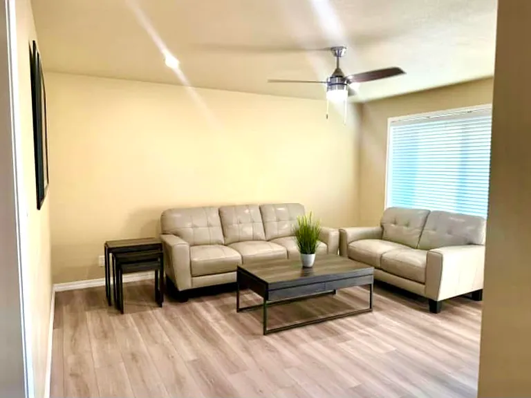 845 W Laird St — Photo 1