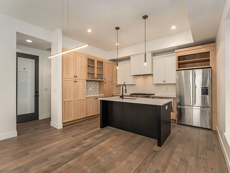2323 Stout St — Photo 4