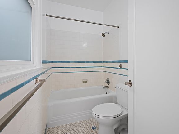 3rd image of 2774 Franklin St APT 11