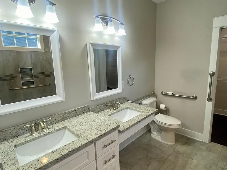 300 Canterbury Ln — Photo 11