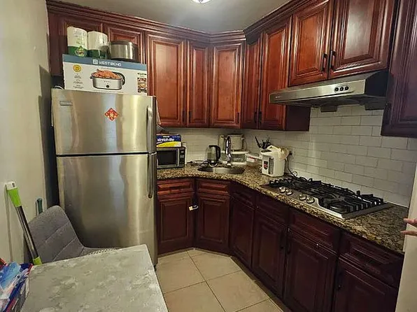 43-43 Kissena Blvd #402, Flushing, NY 11355