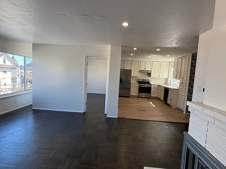 1752 Lane St — Photo 3